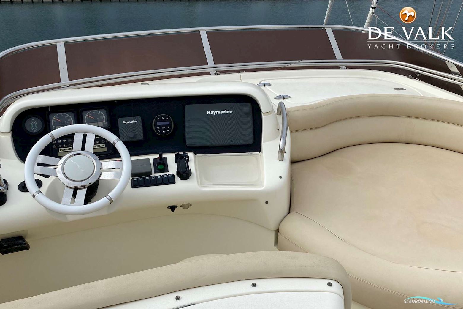 Azimut 55 E
