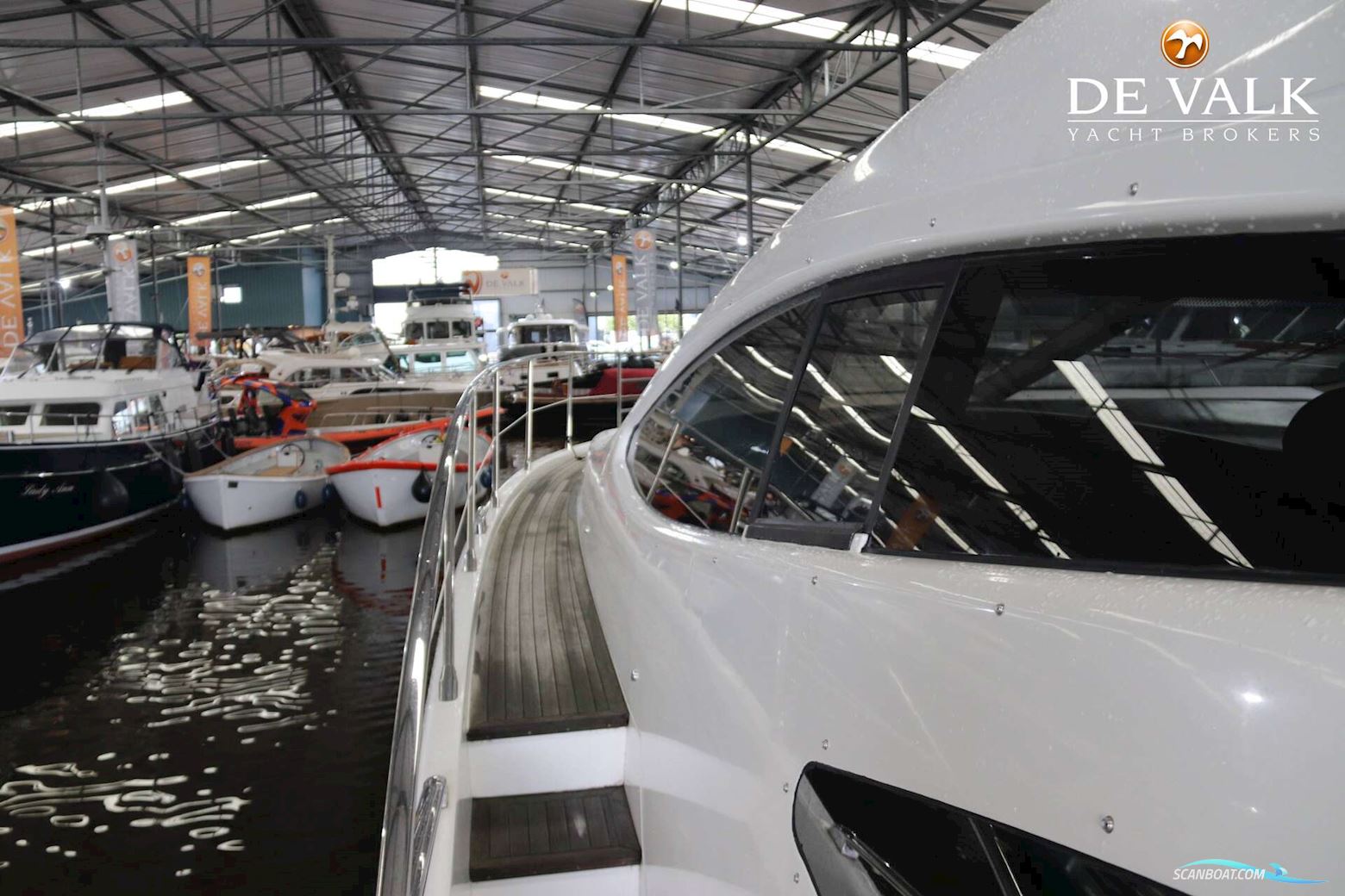 Azimut 68 Plus