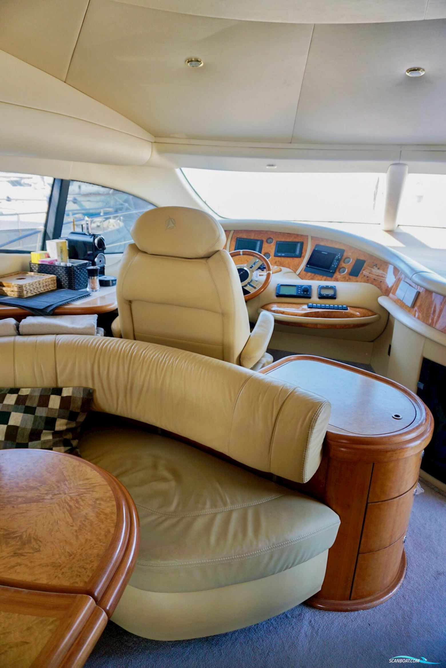 Azimut 68