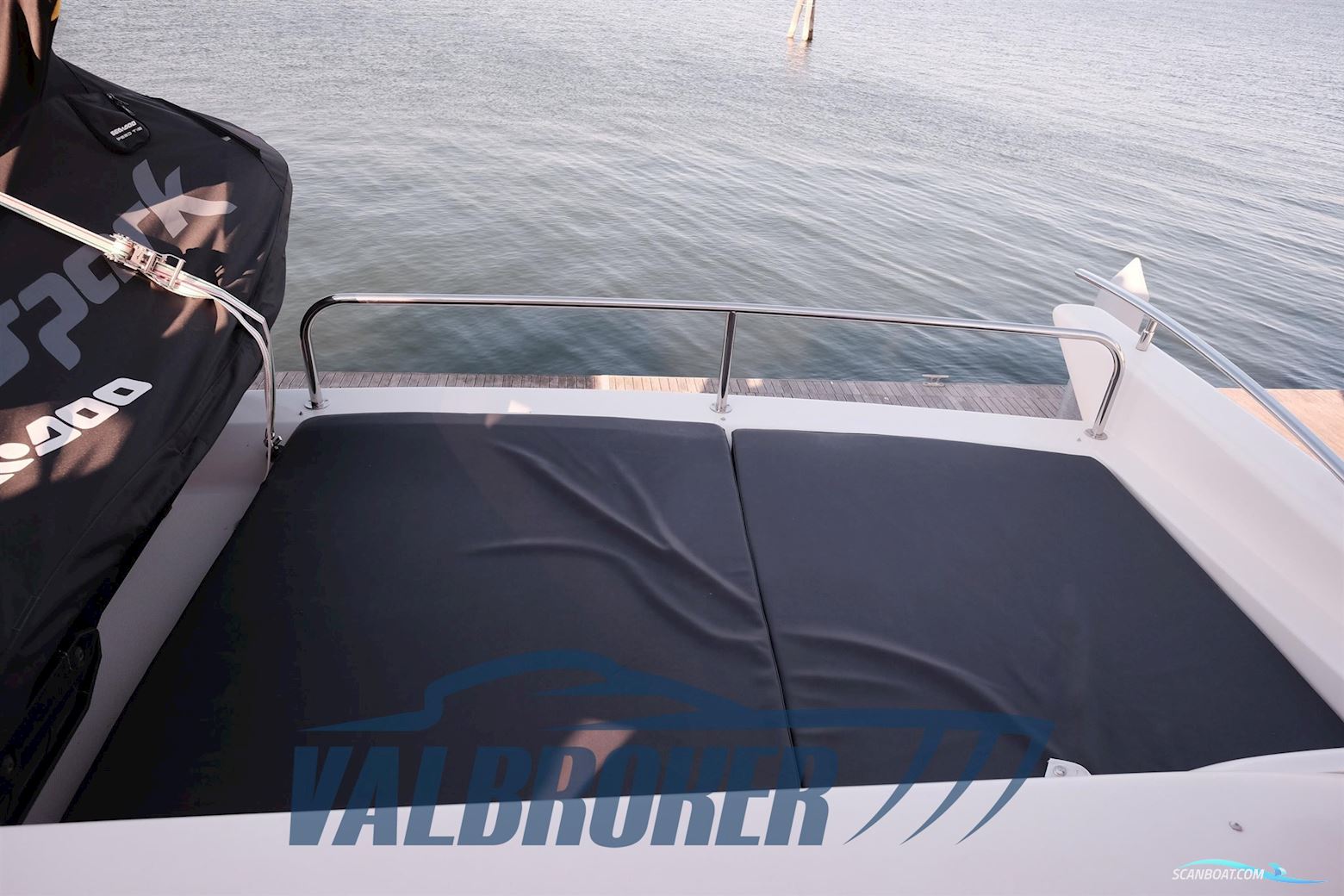 Azimut 68