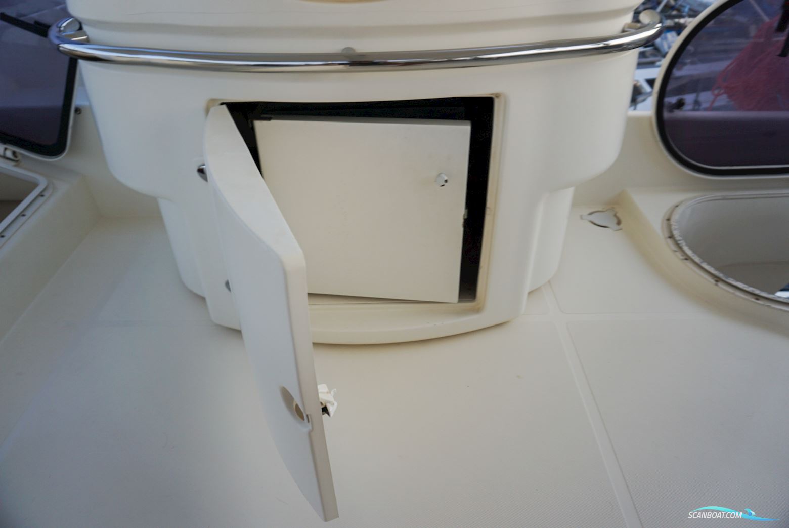 Azimut 68