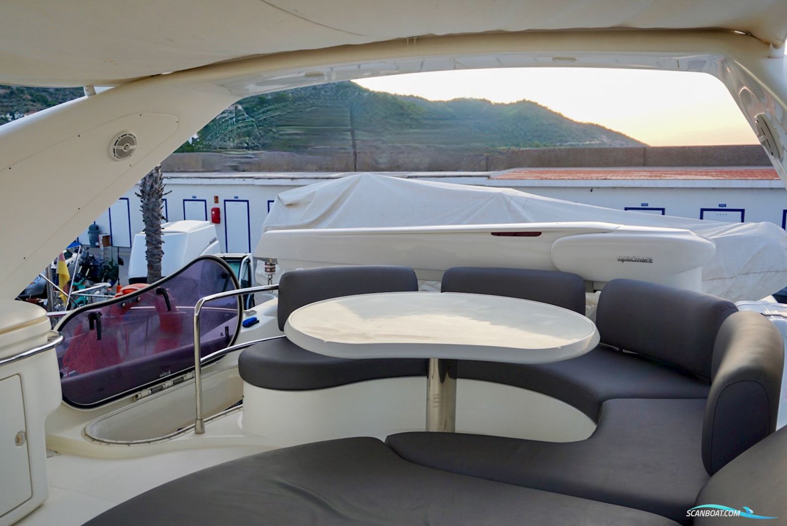 Azimut 68