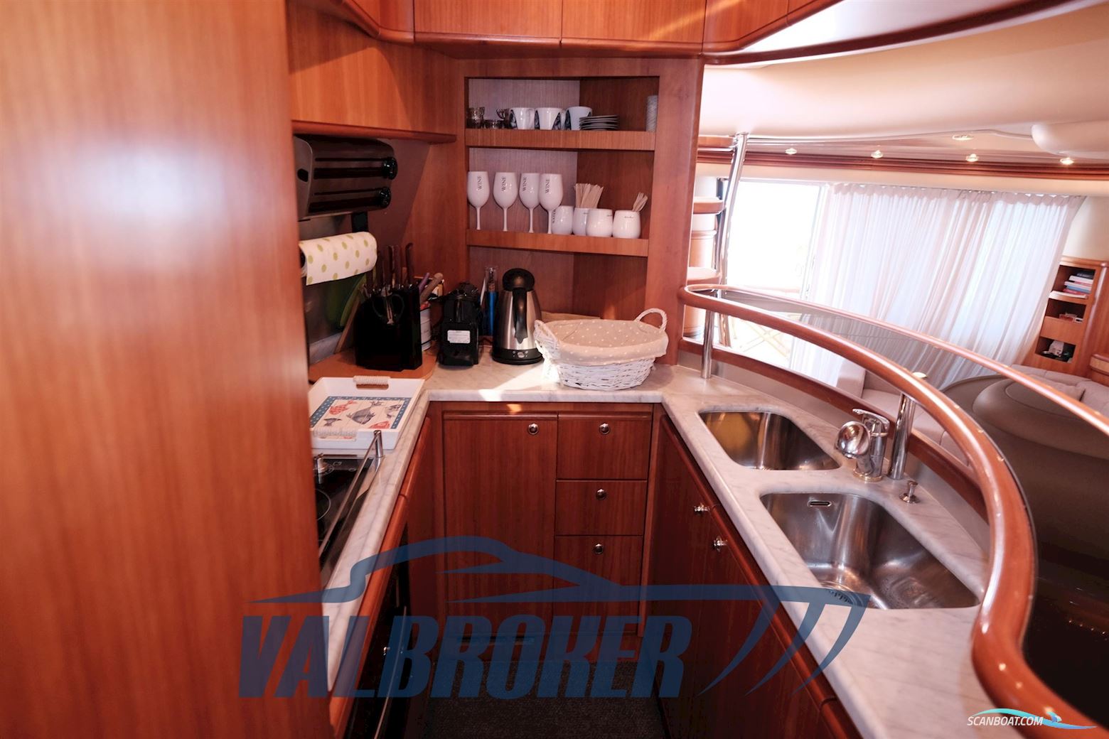 Azimut 68