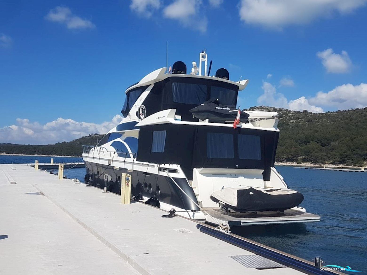 Azimut 75 FLY - 4 KABINEN - 2005