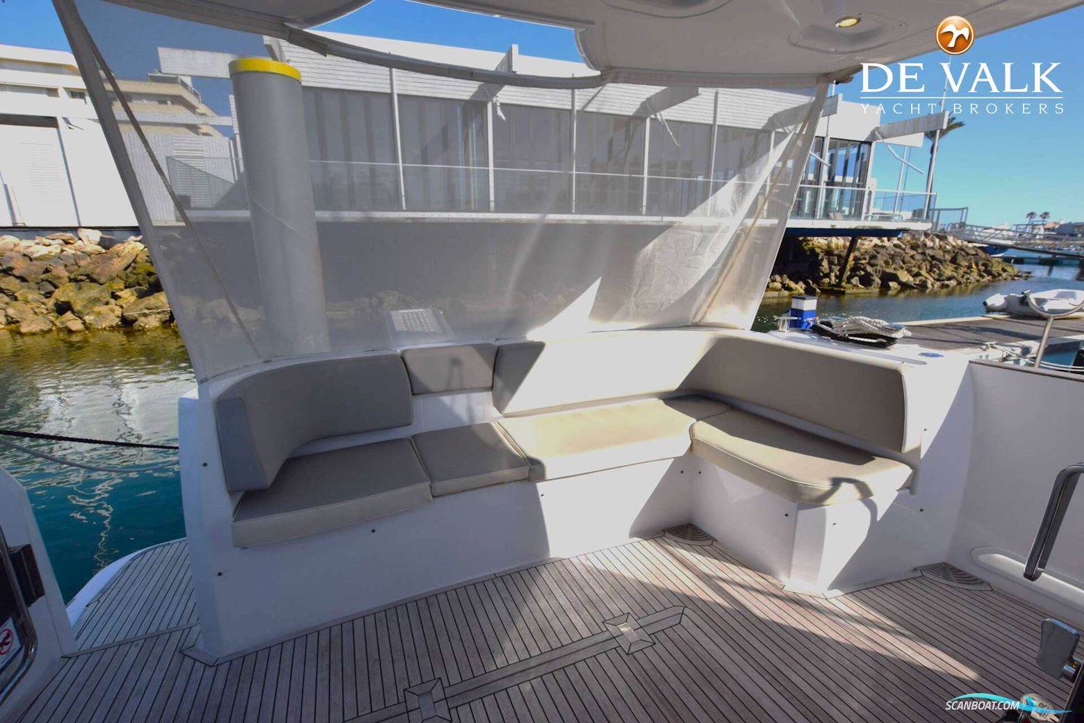 Azimut Magellano 43