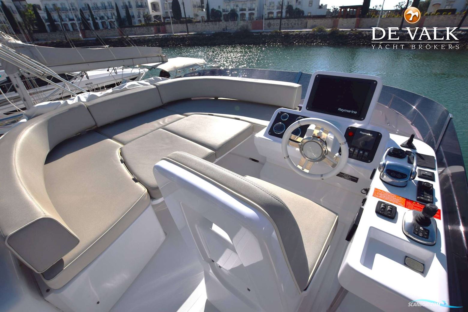 Azimut Magellano 43