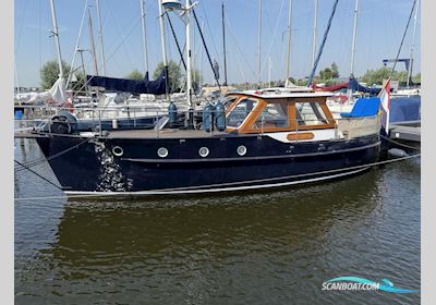 Bakdek-Kotter One Off Motorboat 1955, with Lister Petter Diesel engine, The Netherlands