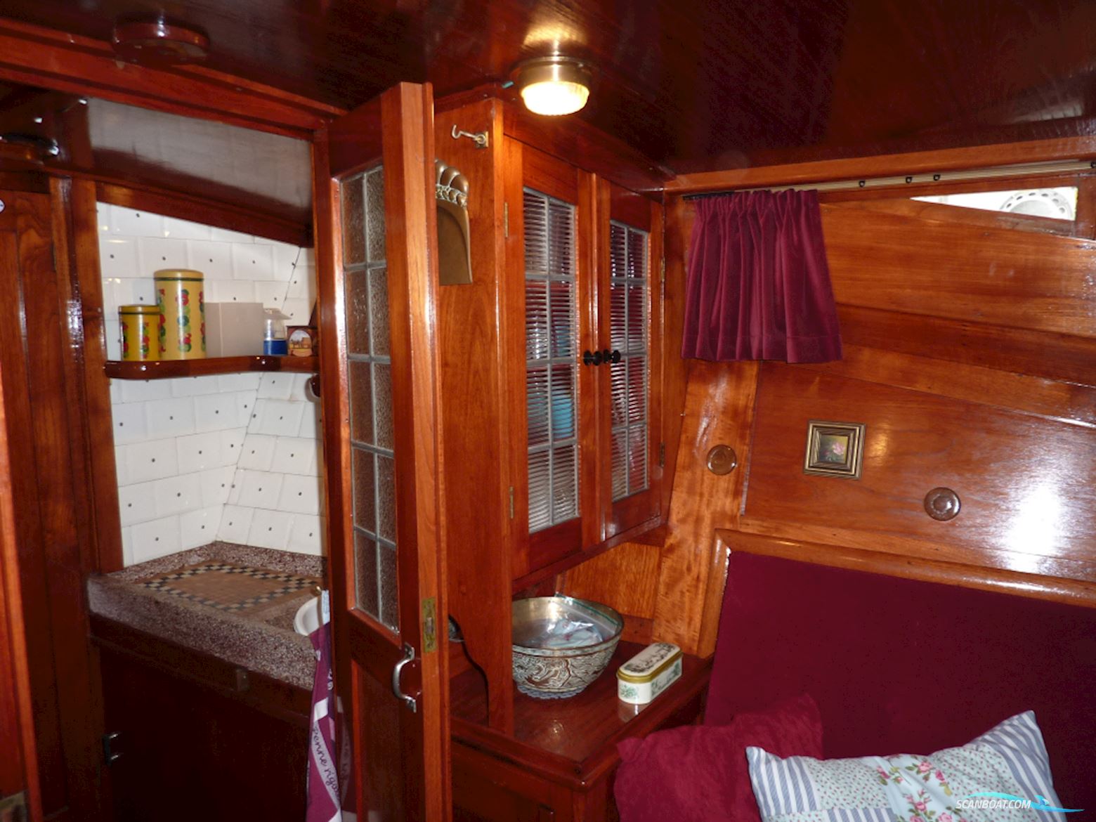 Bakdekker Met Kofferdek en Achterkajuit