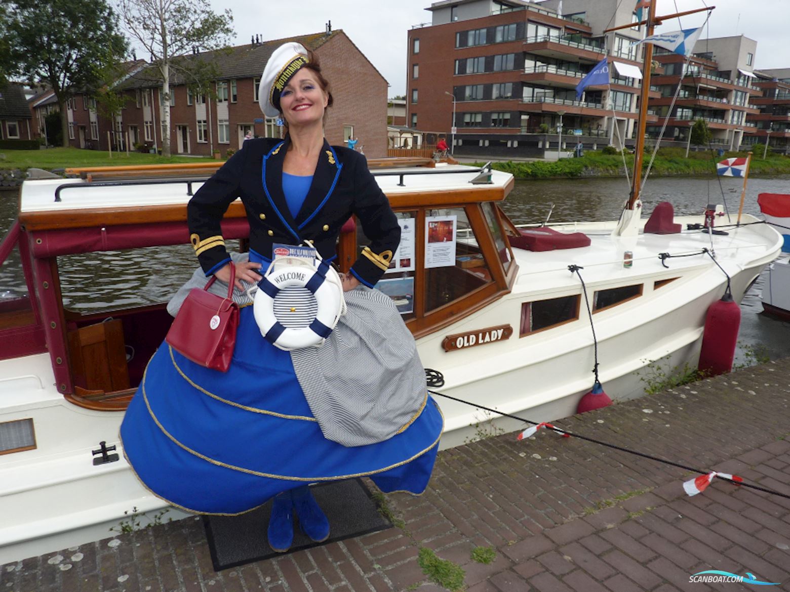 Bakdekker Met Kofferdek en Achterkajuit