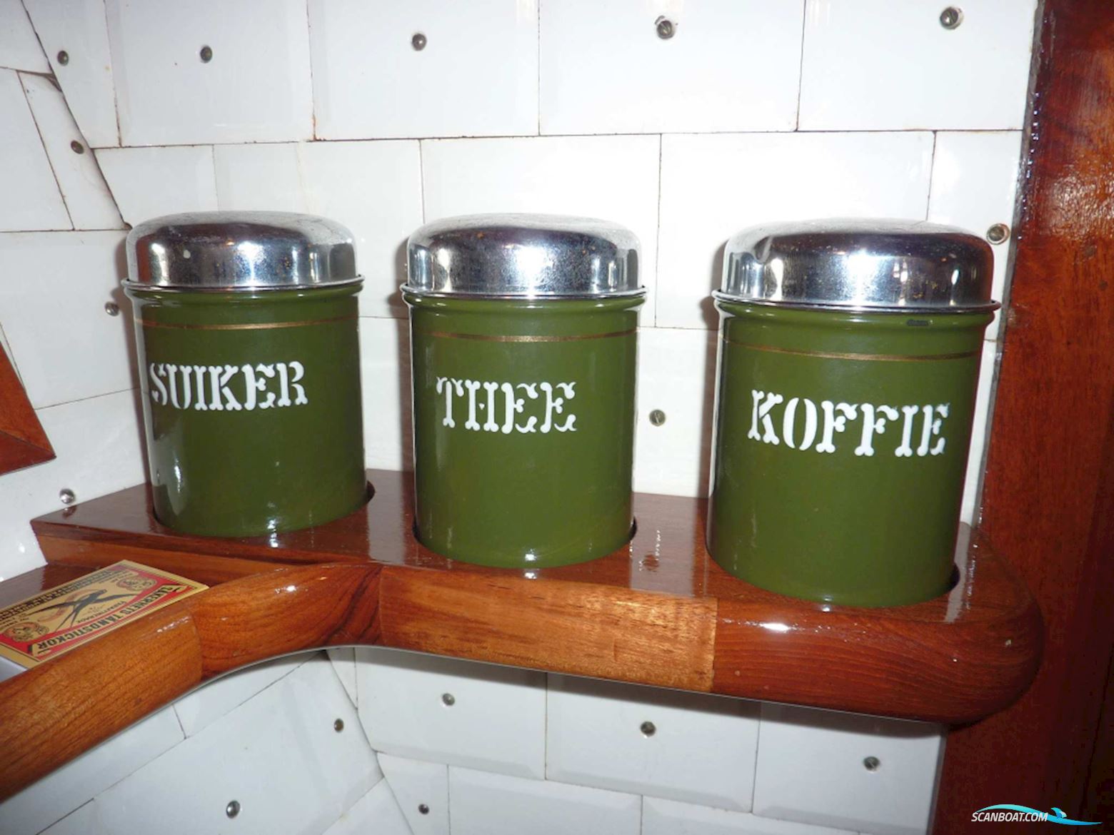 Bakdekker Met Kofferdek en Achterkajuit