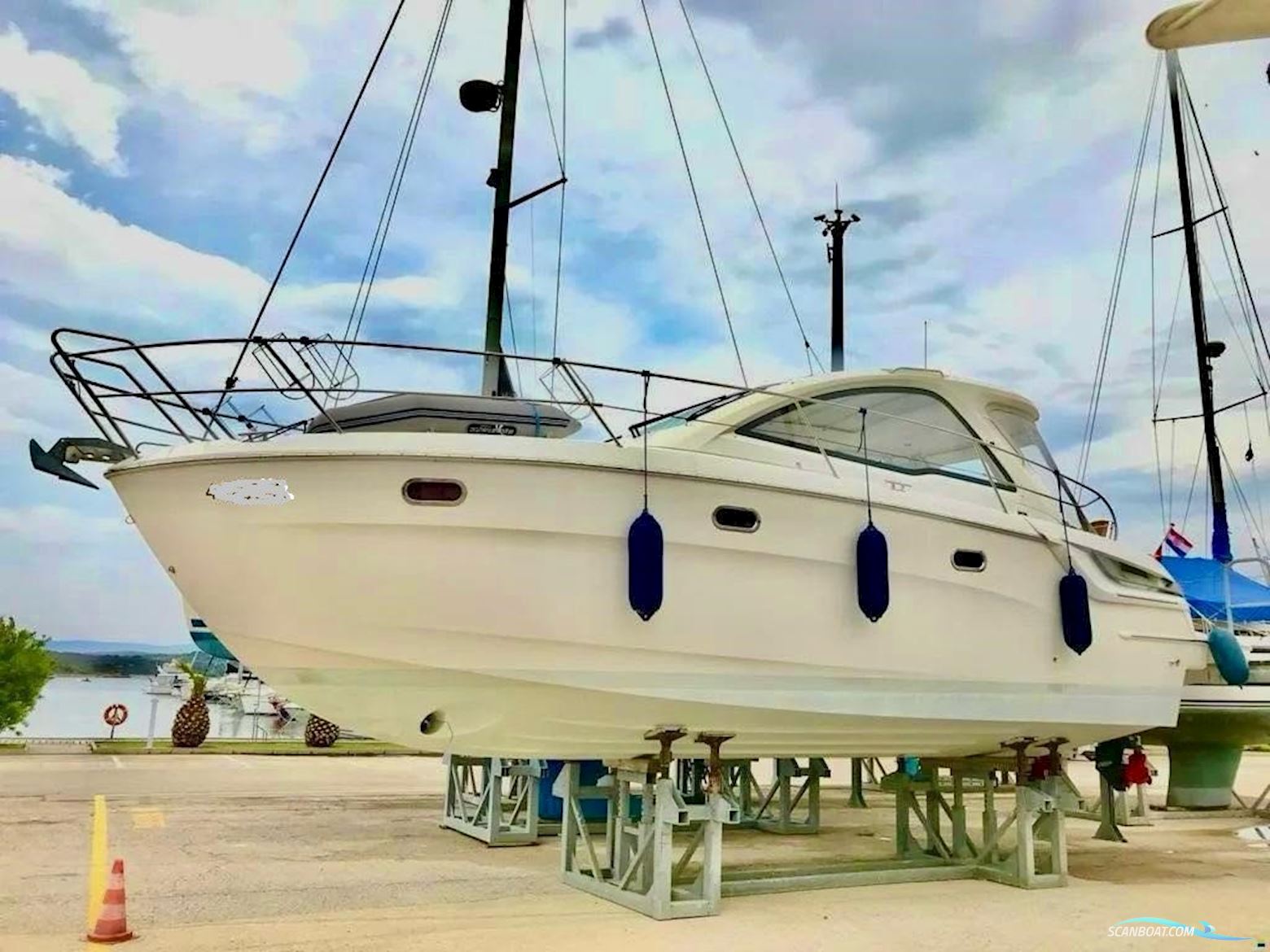Bavaria 34 HT Motorboat 2012, with Mercruiser 5.0 L V 8 engine, Turkey