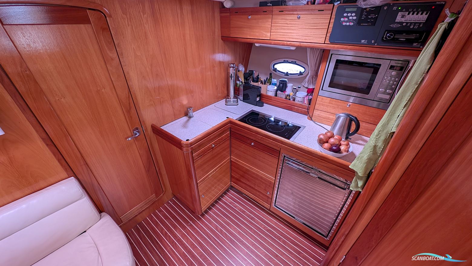 Bavaria 37 HT