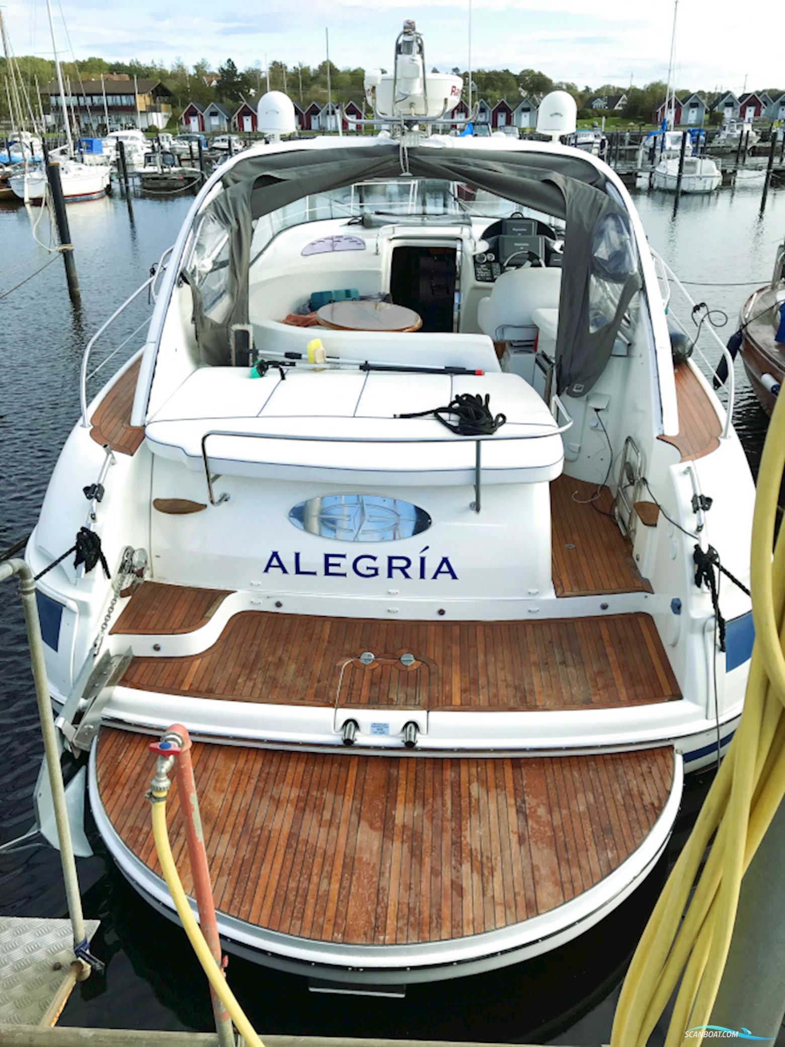 Bavaria 38 Sport Volvo Penta IPS-400 Joystick control