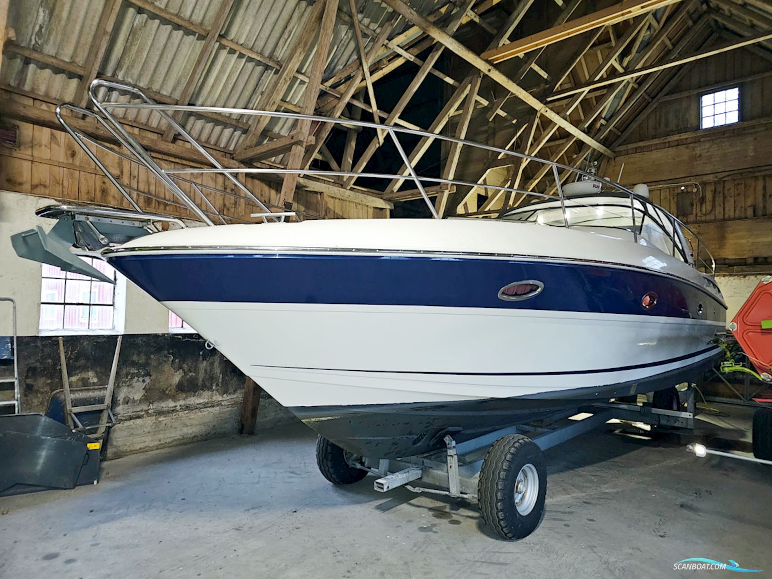 Bavaria 38 Sport Volvo Penta IPS-400 Joystick control