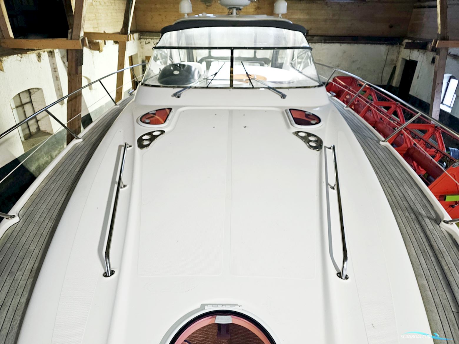 Bavaria 38 Sport Volvo Penta IPS-400 Joystick control