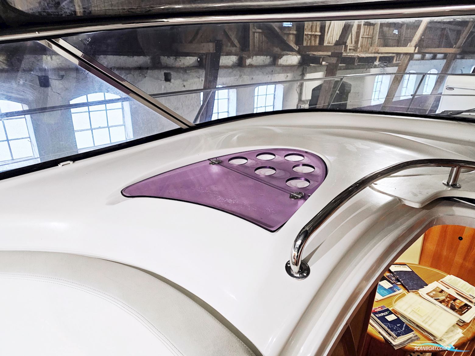 Bavaria 38 Sport Volvo Penta IPS-400 Joystick control