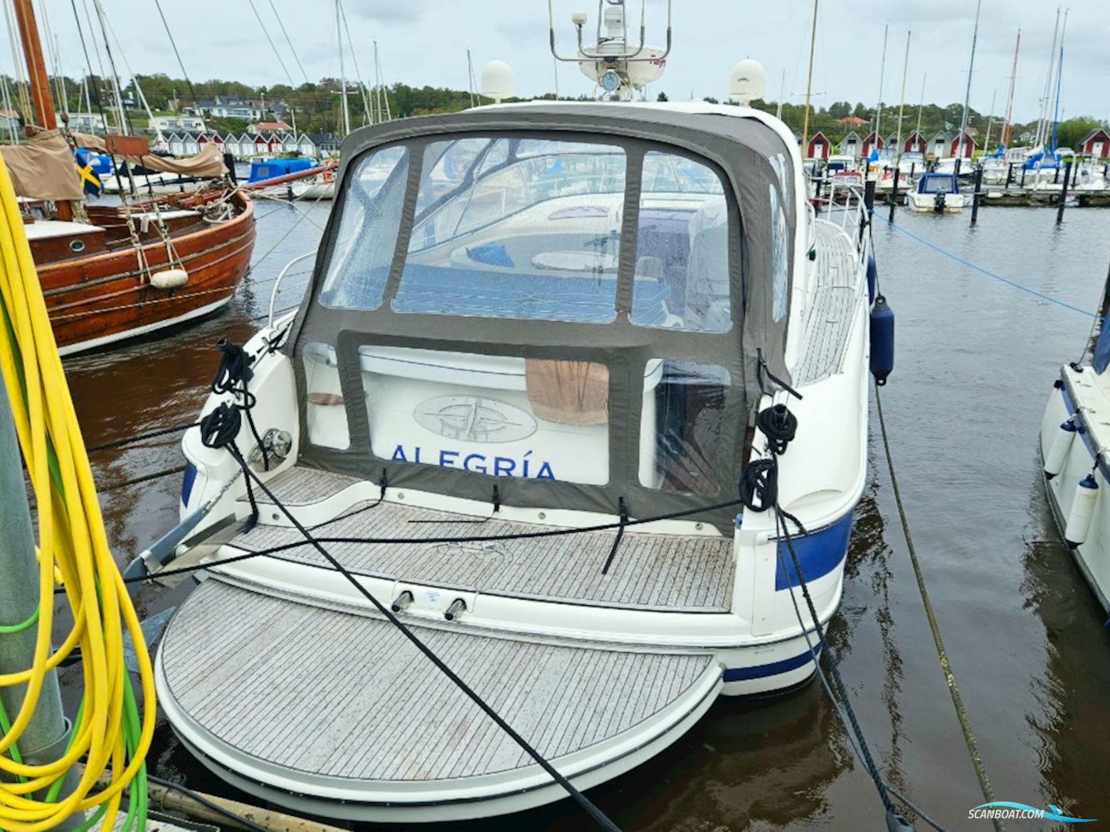 Bavaria 38 Sport Volvo Penta IPS-400 Joystick control