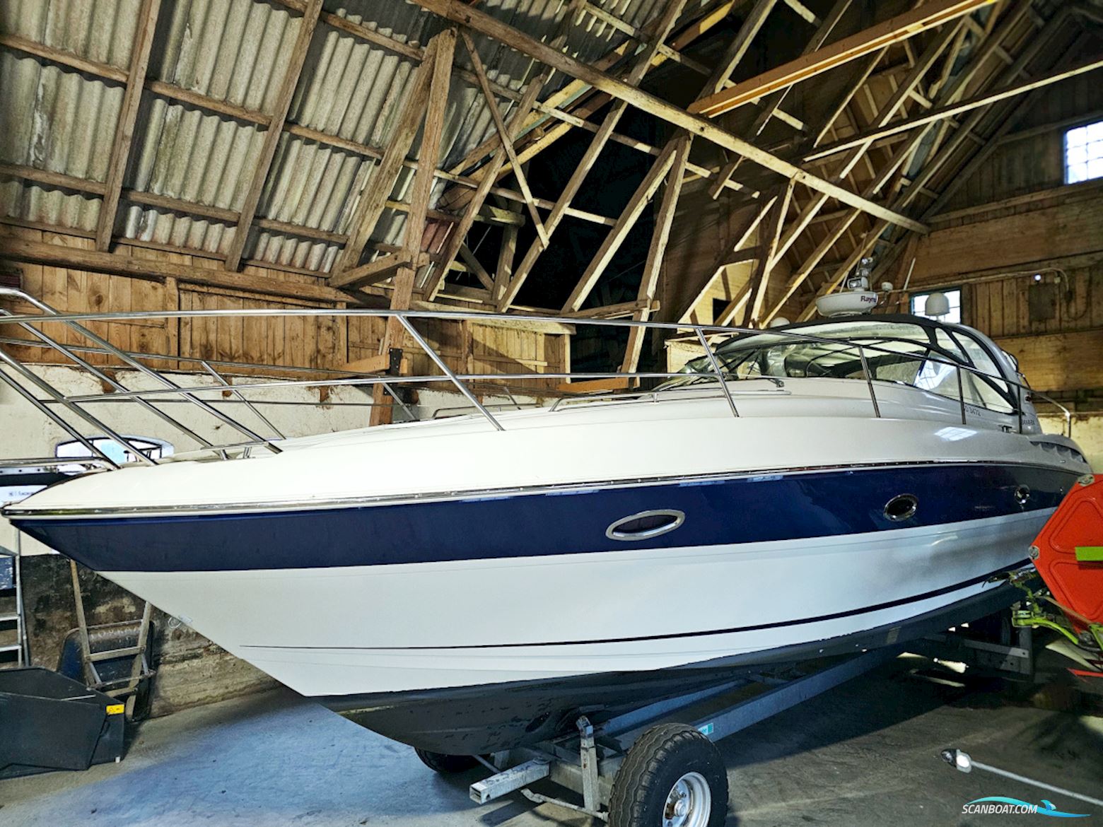 Bavaria 38 Sport Volvo Penta IPS-400 Joystick control