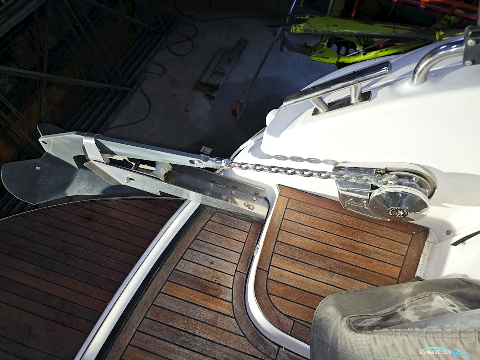 Bavaria 38 Sport Volvo Penta IPS-400 Joystick control