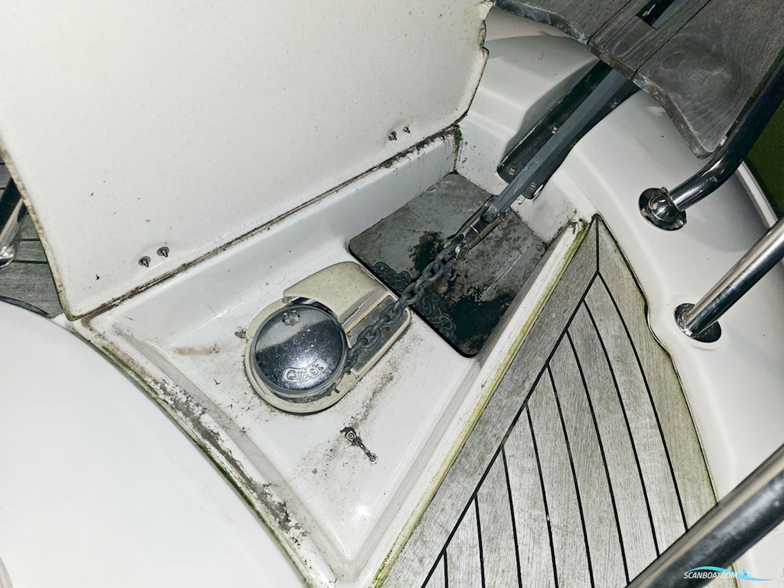 Bavaria 38 Sport Volvo Penta IPS-400 Joystick control