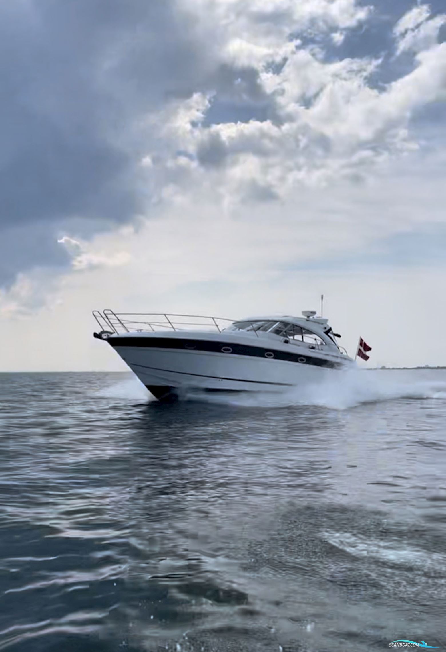 Bavaria 42 HT Motorboat 2006, with Volvo Penta D6-Ips 500 engine, Denmark