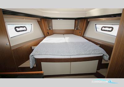 Bavaria 420 Virtess Flybridge Motorboat 2020, with Volvo Penta engine, Denmark