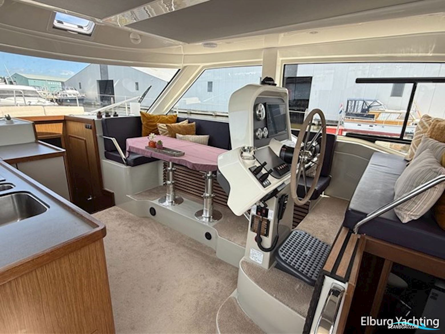 Bavaria E40 Flybridge