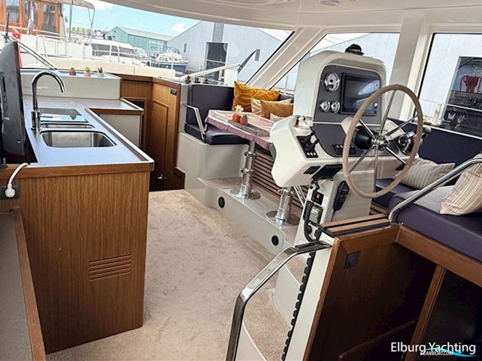 Bavaria E40 Flybridge