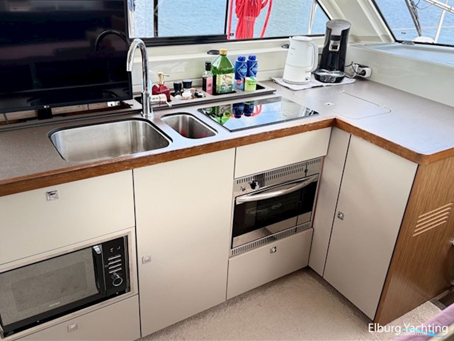 Bavaria E40 Flybridge