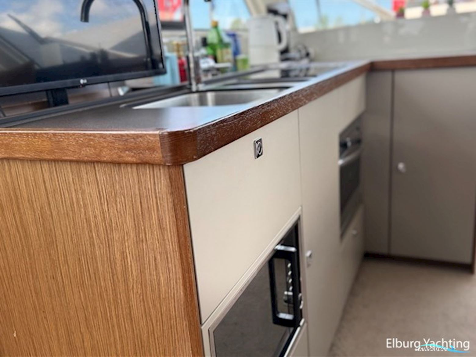 Bavaria E40 Flybridge