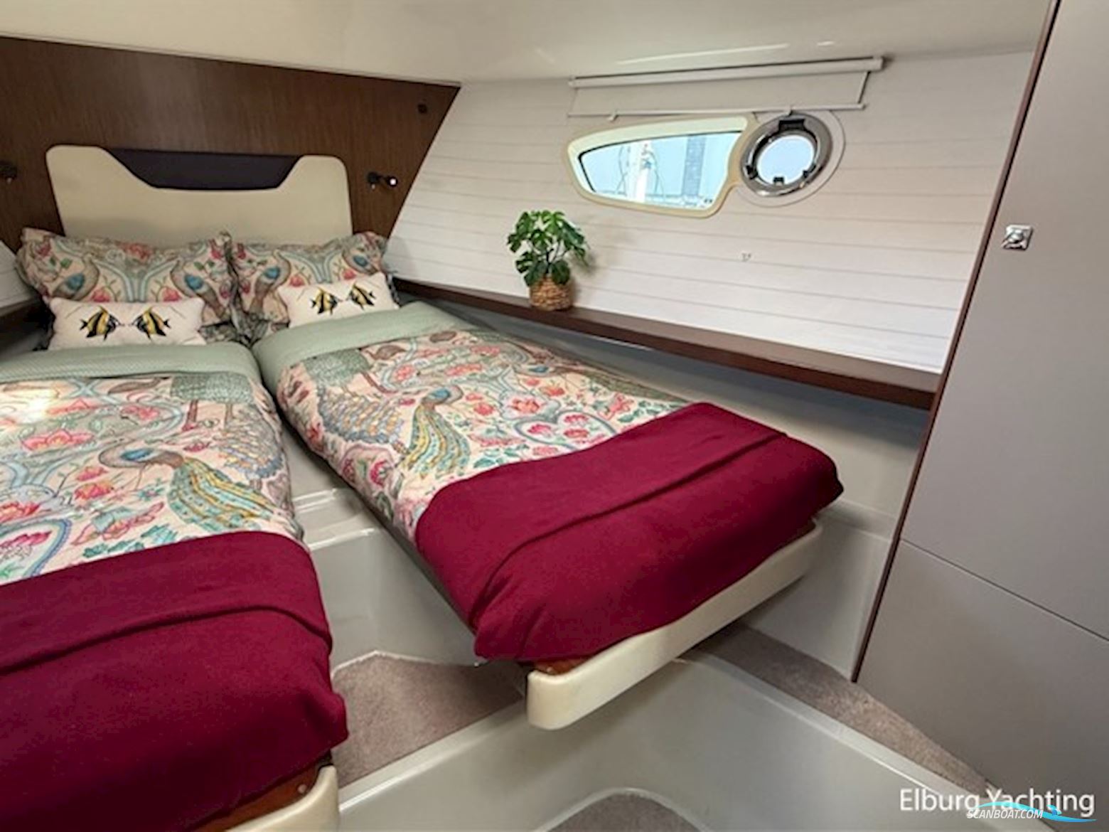 Bavaria E40 Flybridge