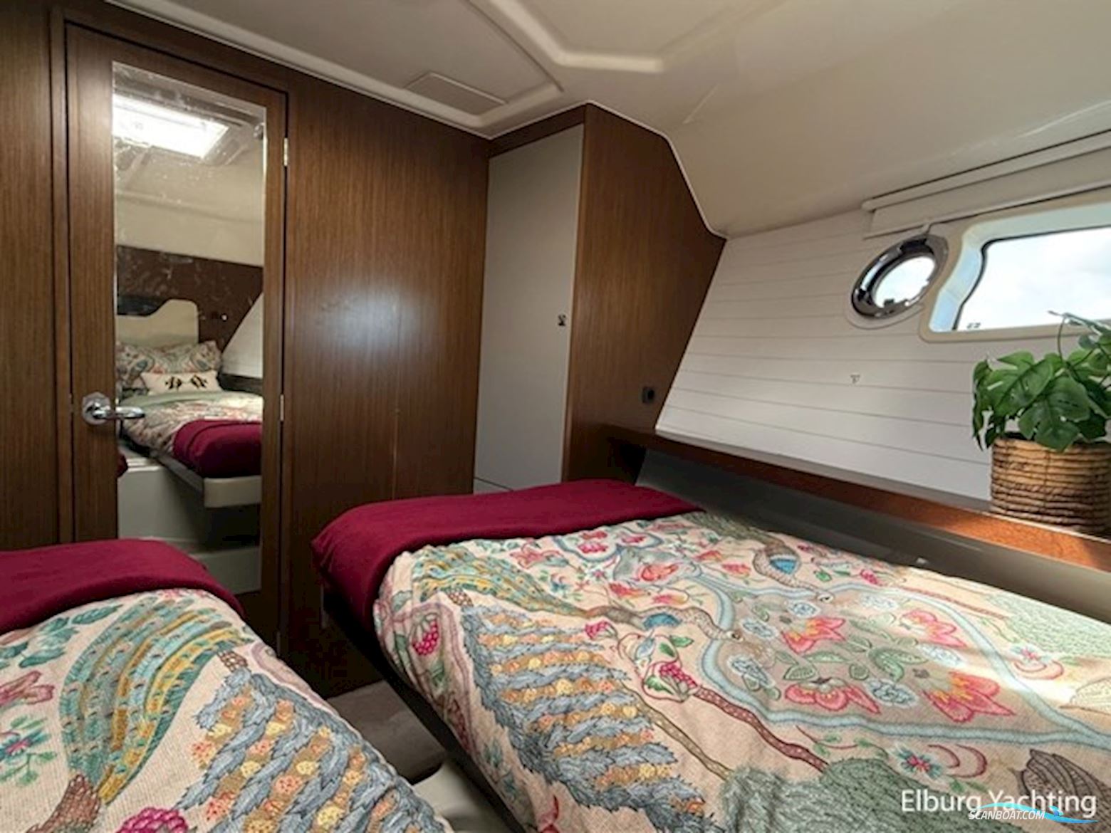 Bavaria E40 Flybridge