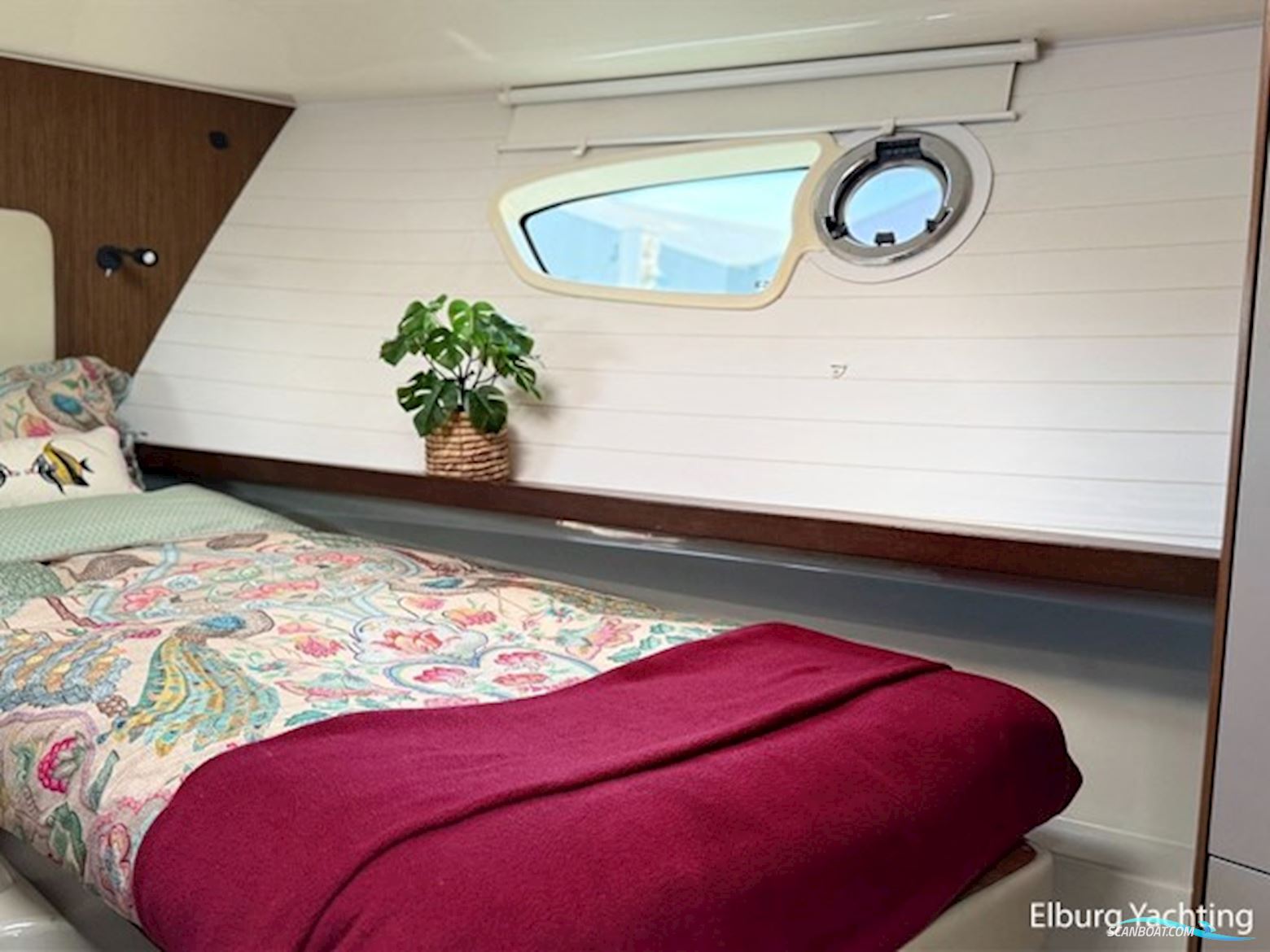 Bavaria E40 Flybridge