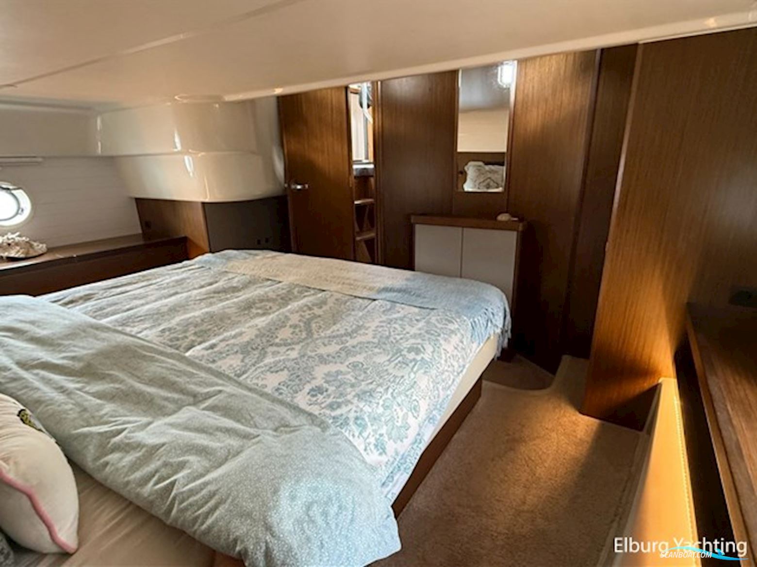 Bavaria E40 Flybridge