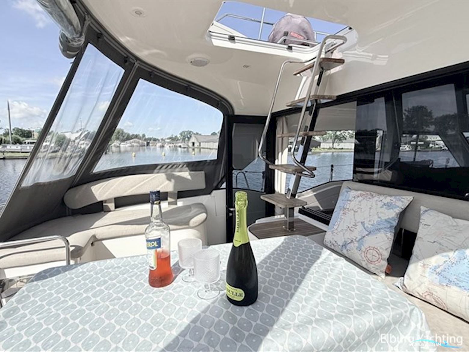Bavaria E40 Flybridge
