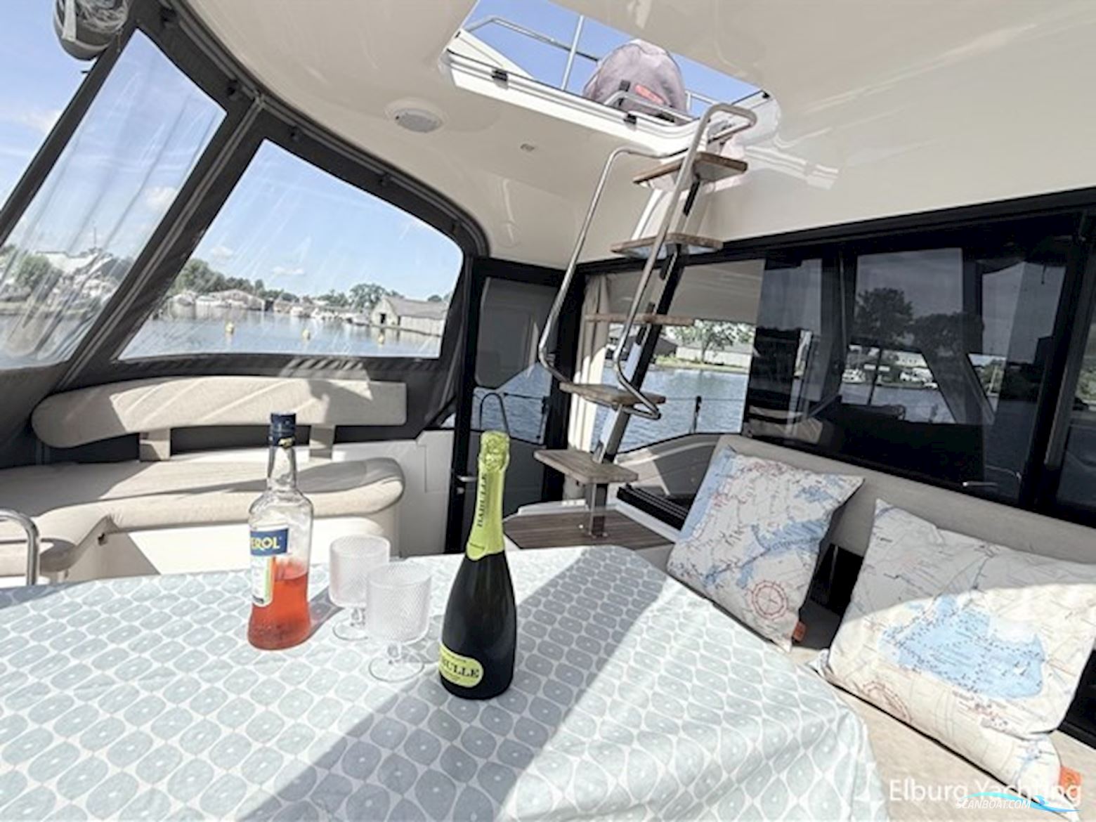 Bavaria E40 Flybridge