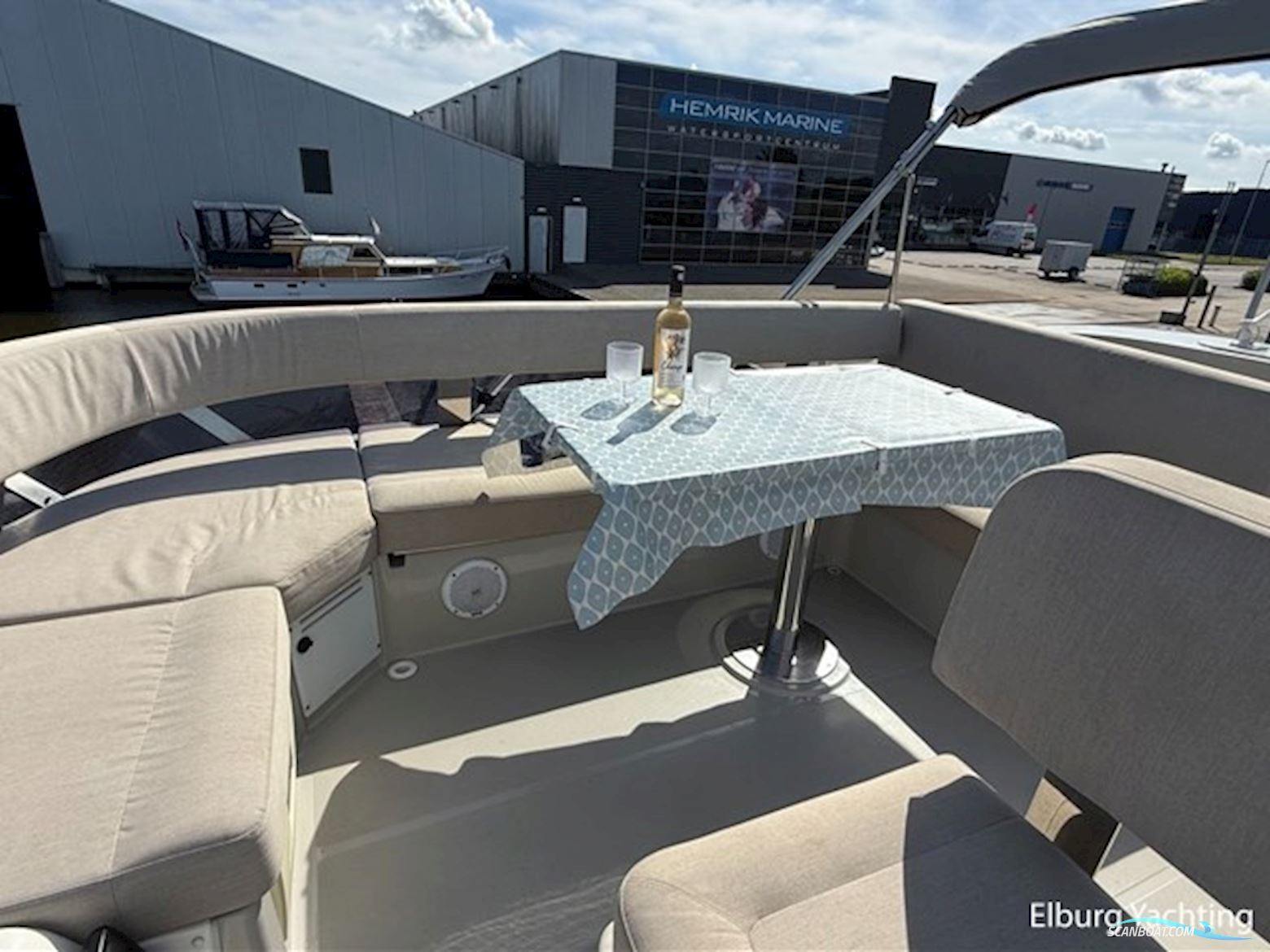Bavaria E40 Flybridge