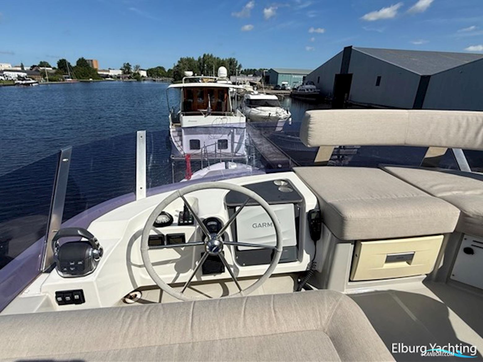 Bavaria E40 Flybridge