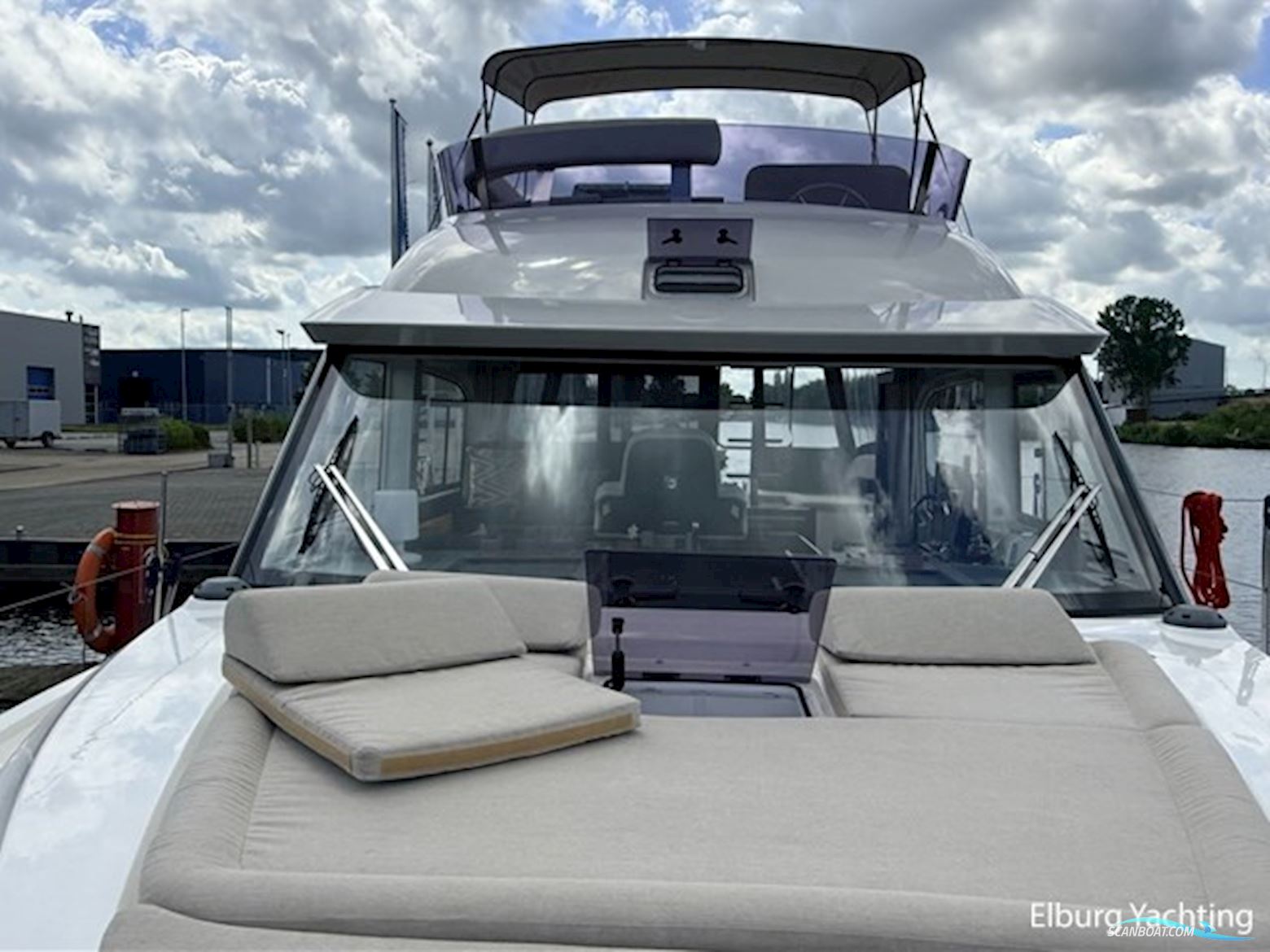Bavaria E40 Flybridge