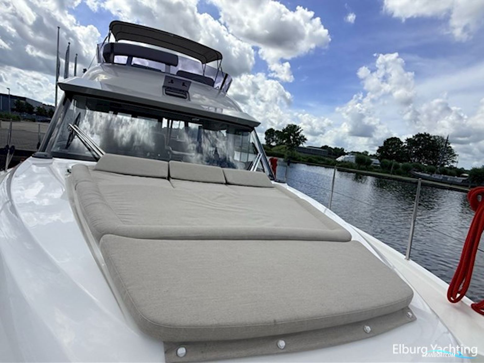 Bavaria E40 Flybridge