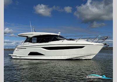 Bavaria Motor Boats R40 Coupé Motorboat 2017, with Volvo Penta engine, The Netherlands