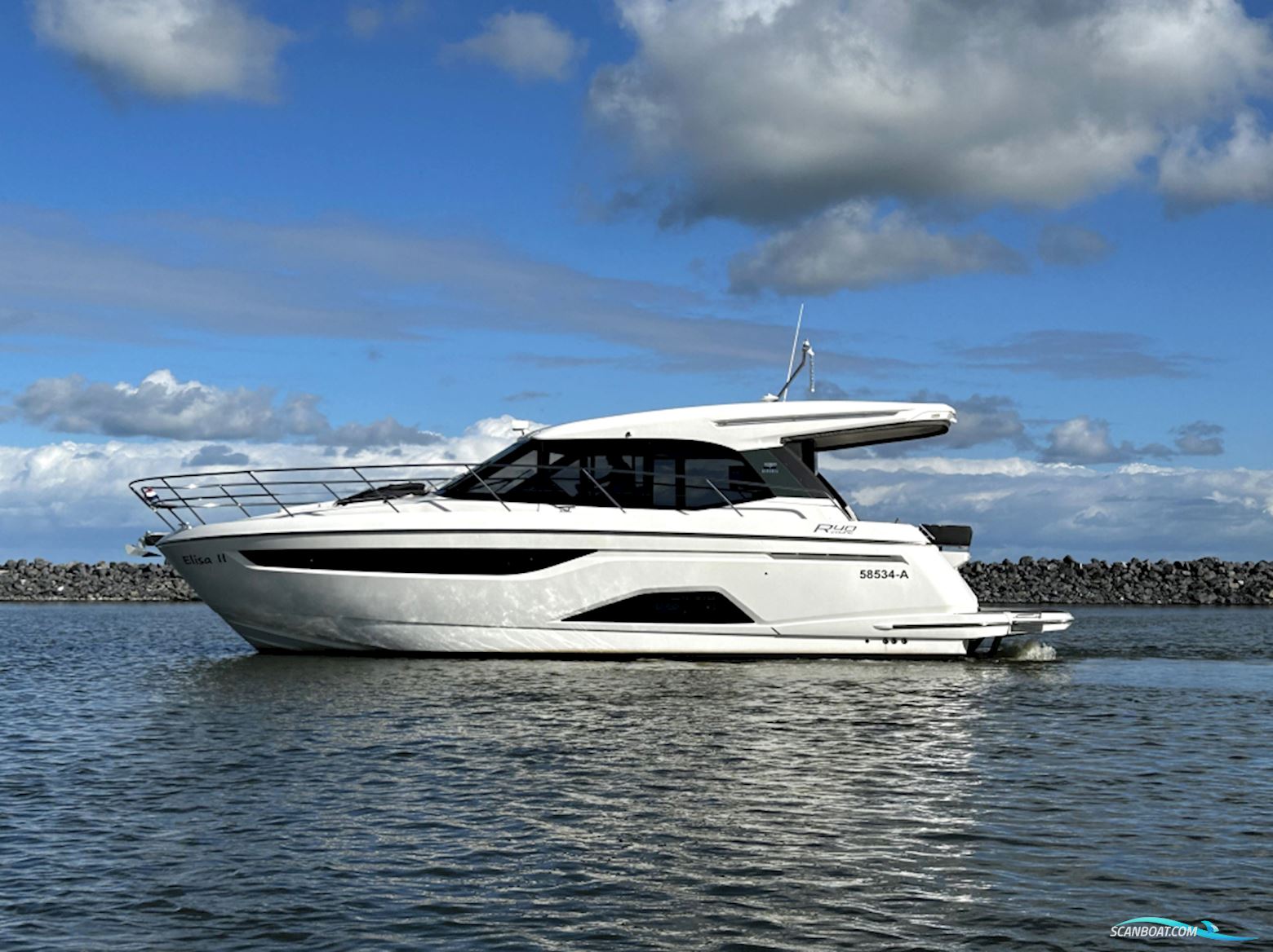 Bavaria Motor Boats R40 Coupé