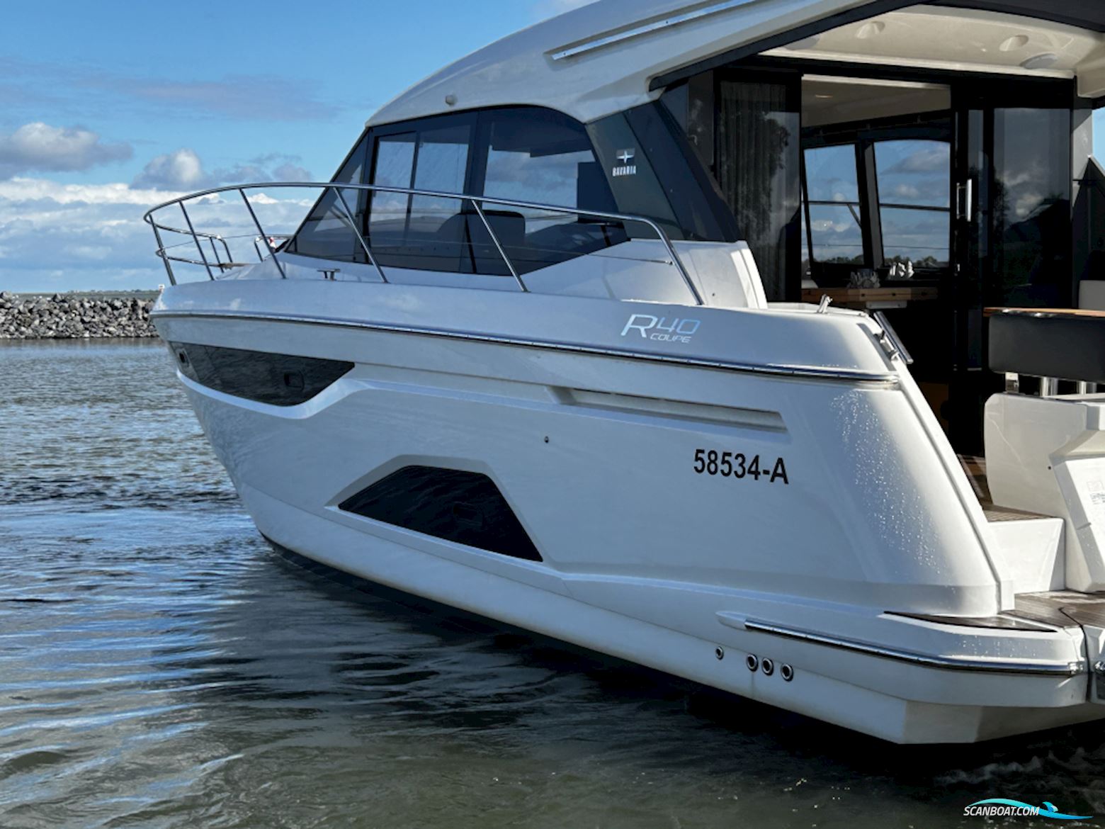 Bavaria Motor Boats R40 Coupé