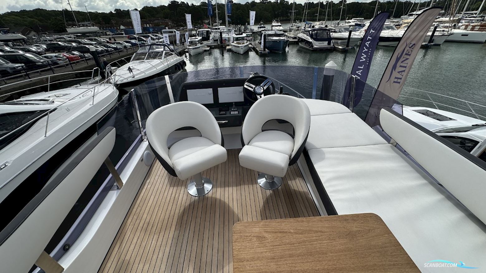 Bavaria R40 Fly
