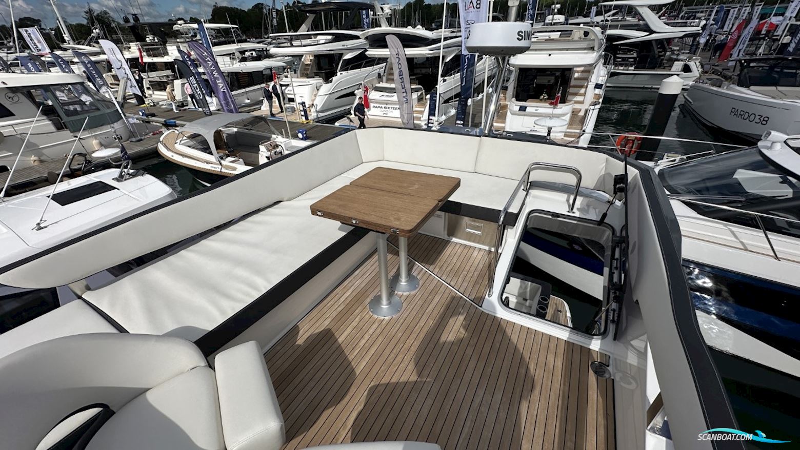 Bavaria R40 Fly