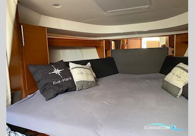 Bavaria S 33 HT - 2017 Motorboat 2017, with MERCRUISER 4,5 V6 ECT engine, Croatia