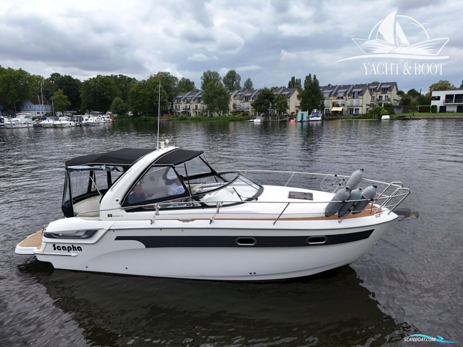 Bavaria S28 Motorboat 2011, with Mercruiser engine, Germany