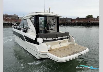 Bavaria S36 Motorboat 2017, with Volvo Penta engine, United Kingdom