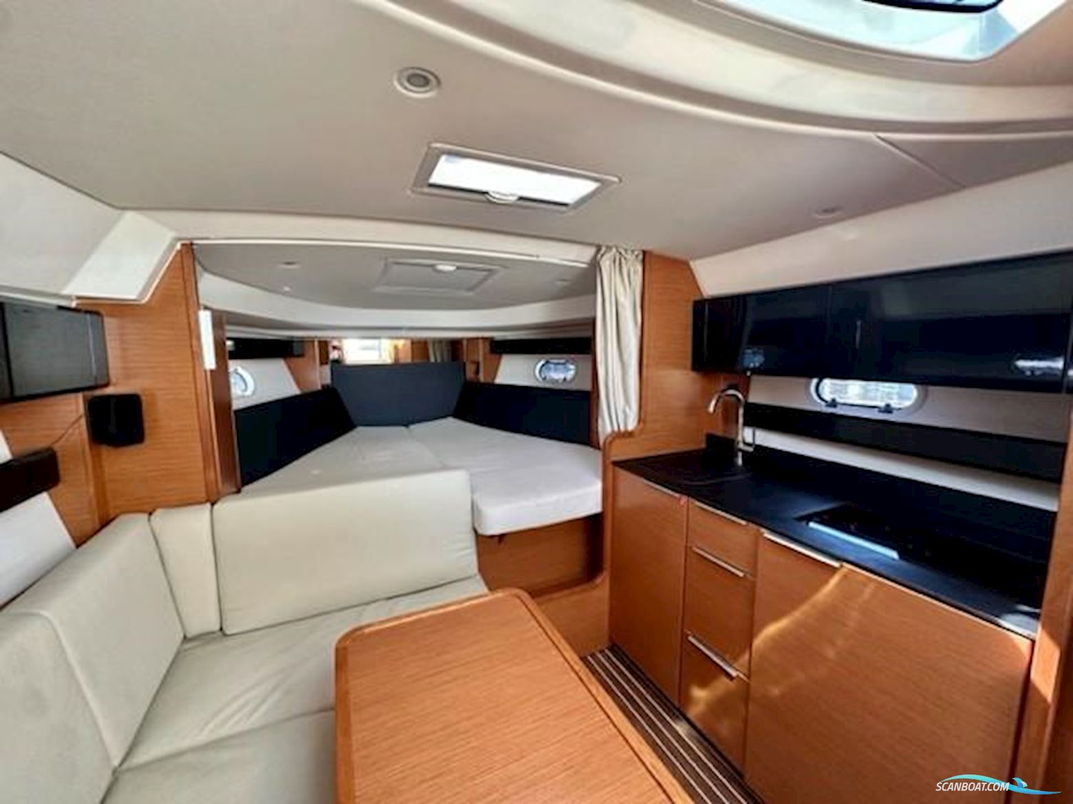 Bavaria Sport 330