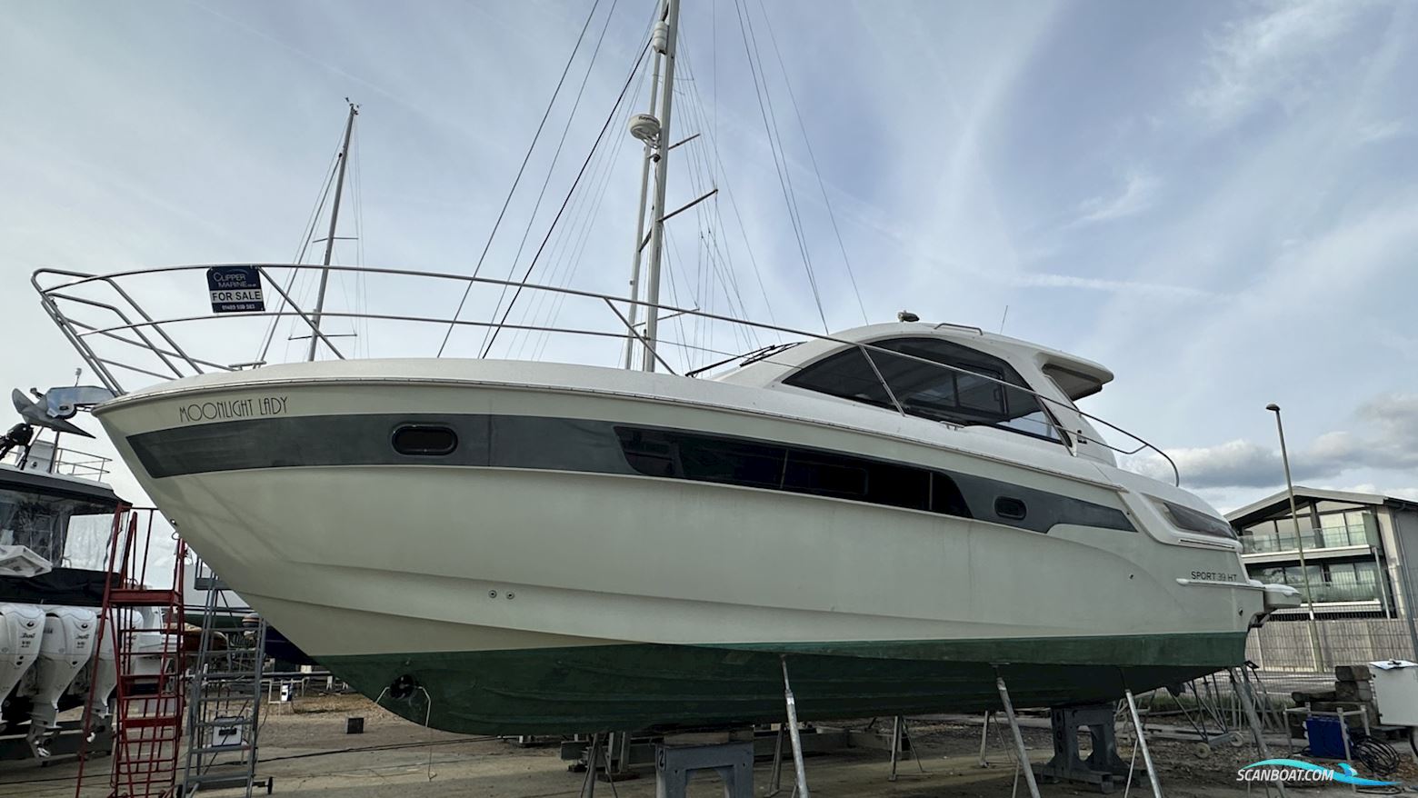 Bavaria Sport 39HT Motorboat 2015, with Volvo Penta engine, United Kingdom